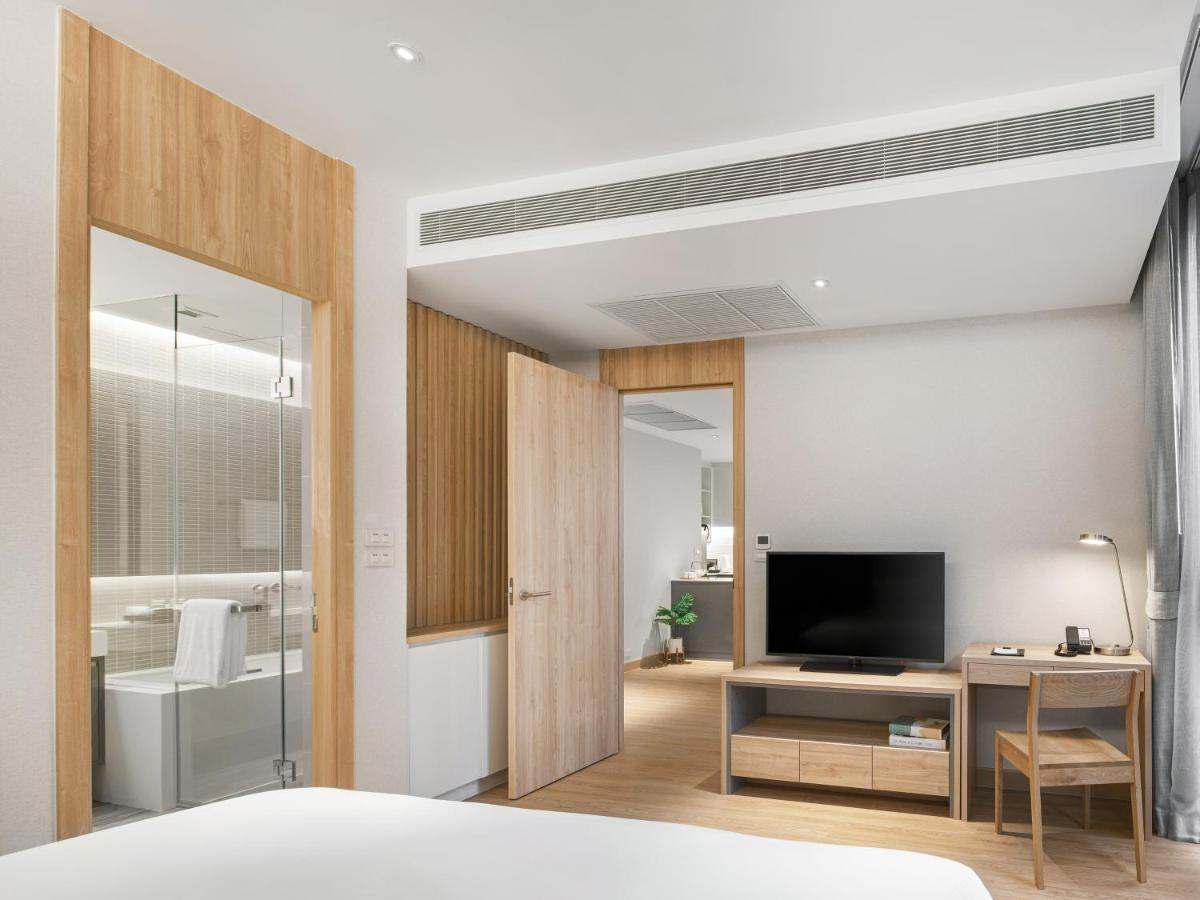 Oakwood Suites Bangkok Eksteriør billede Deluxe Room