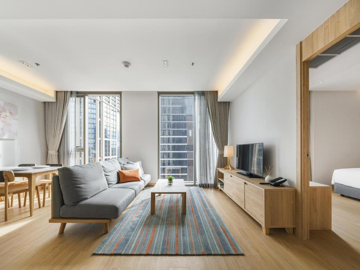 Oakwood Suites Bangkok Eksteriør billede A two-bedroom apartment at the hotel