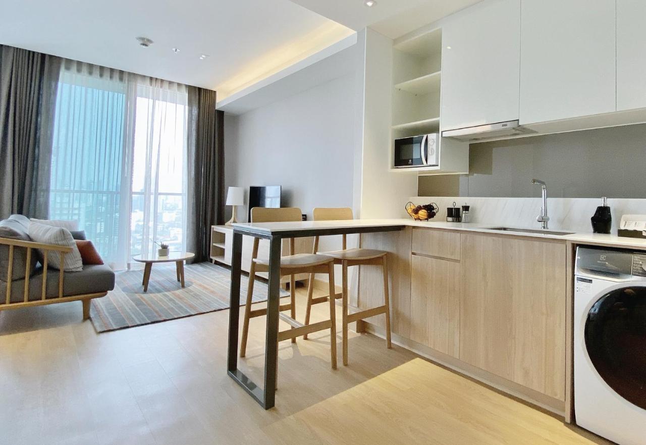 Oakwood Suites Bangkok Eksteriør billede A typical studio apartment